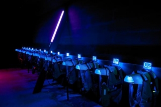  Chalecos y pistolas láser 